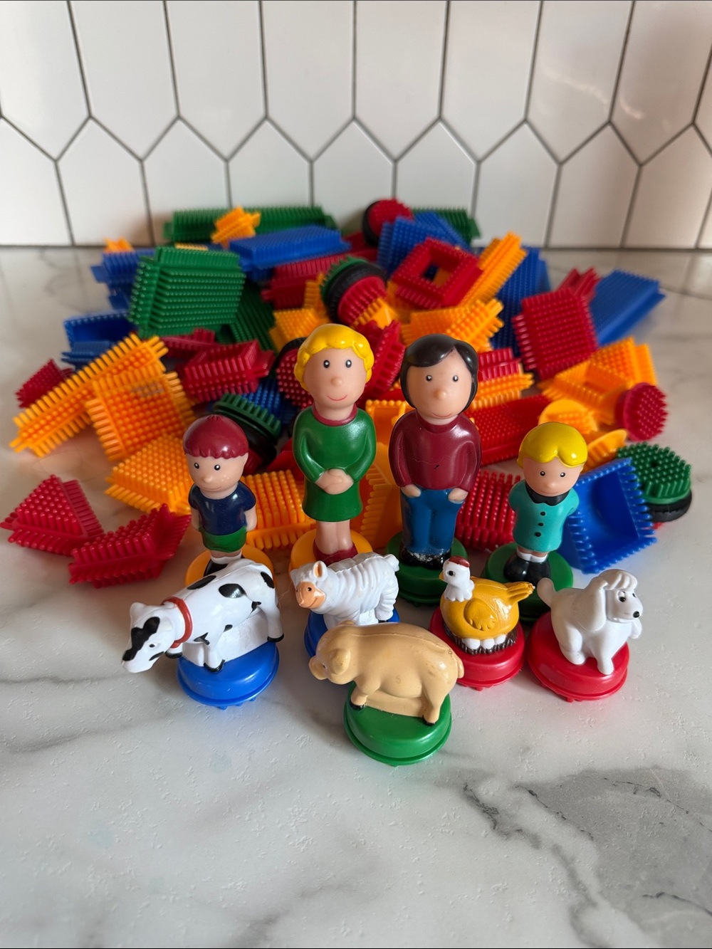Battat Bristle Blocks - 84 Pieces including Family & Farm Animals